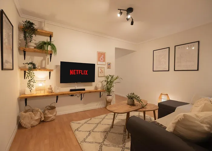 The Cozy Nest Apartment In The City Center
